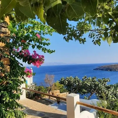 Vakantiehuis Cycladic House Krios With A Pool And 2min From The