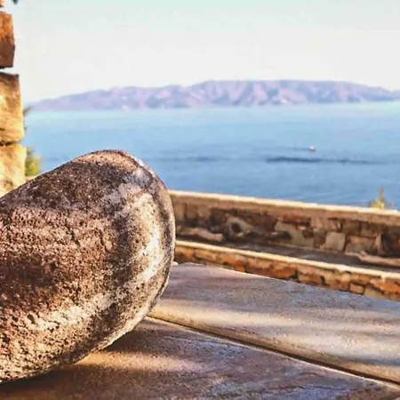 Casa de Férias Cycladic House Krios With A Pool And 2min From The