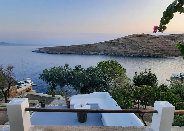 Cycladic House Krios With A Pool And 2min From The Casa de Férias Kithnos