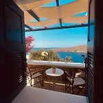 Cycladic House Krios With A Pool And 2min From The *