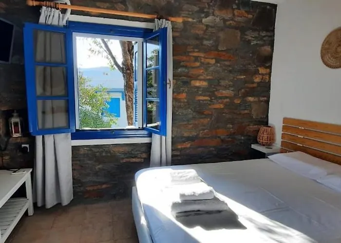Дом отдыха Cycladic House Krios With A Pool And 2min From The *