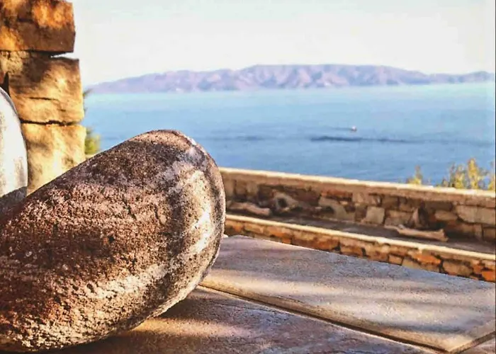 Дом отдыха Cycladic House Krios With A Pool And 2min From The