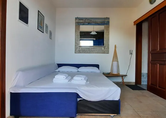 Дом отдыха Cycladic House Krios With A Pool And 2min From The